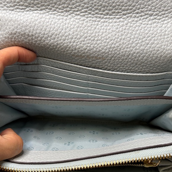 Tory Burch Taylor Flat Wallet Seltzer Blue - Picture 14 of 15
